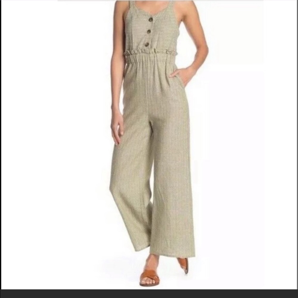 Romeo + Juliet Couture Linen jumpsuit